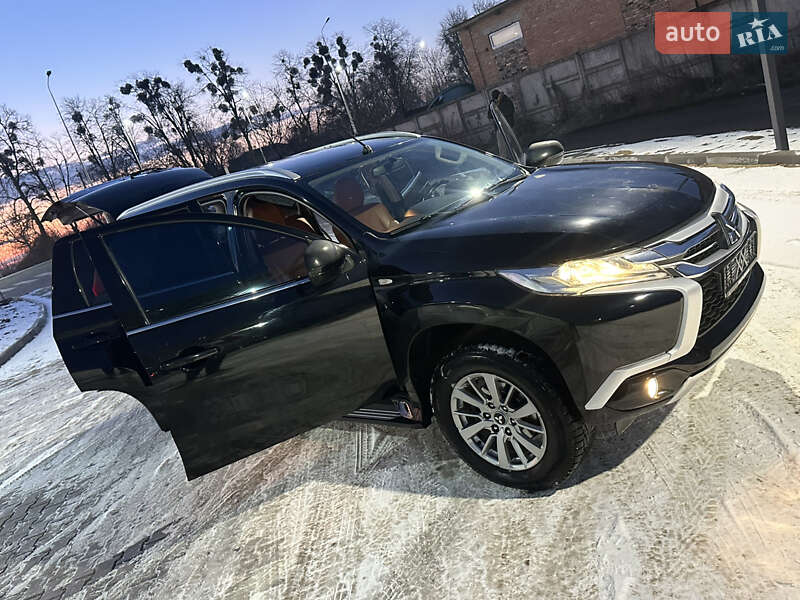 Внедорожник / Кроссовер Mitsubishi Pajero Sport 2016 в Тульчине