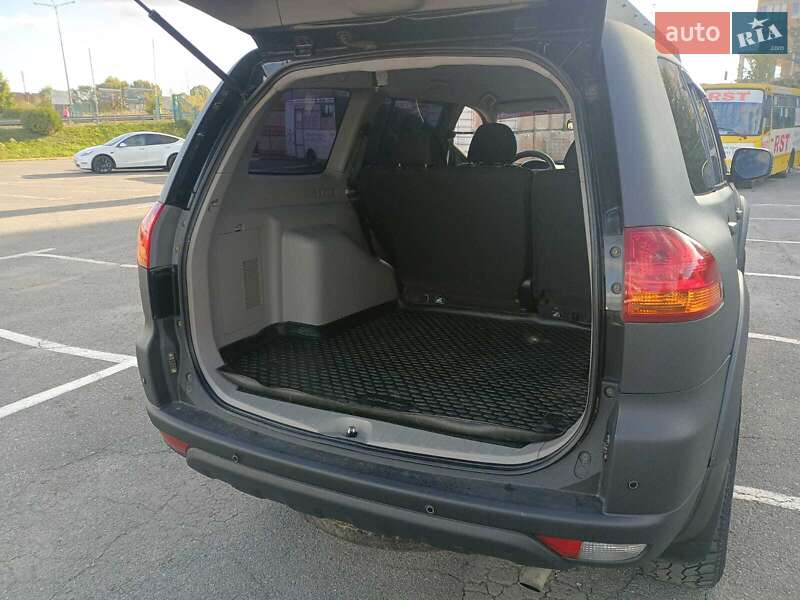 Внедорожник / Кроссовер Mitsubishi Pajero Sport 2010 в Ужгороде