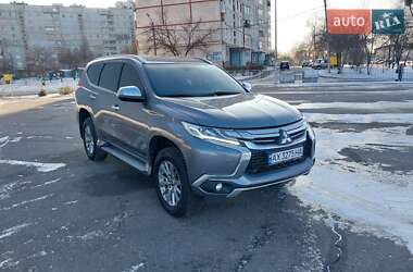 Позашляховик / Кросовер Mitsubishi Pajero Sport 2017 в Харкові