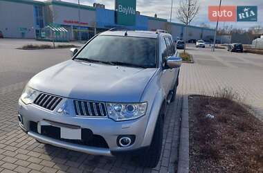 Внедорожник / Кроссовер Mitsubishi Pajero Sport 2013 в Киеве