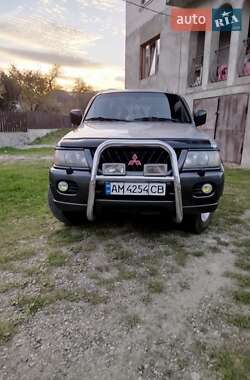 Внедорожник / Кроссовер Mitsubishi Pajero Sport 2003 в Яремче