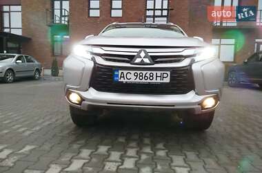 Внедорожник / Кроссовер Mitsubishi Pajero Sport 2016 в 