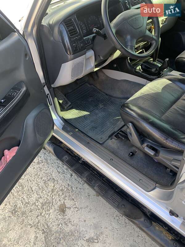 Внедорожник / Кроссовер Mitsubishi Pajero Sport 2008 в Черновцах