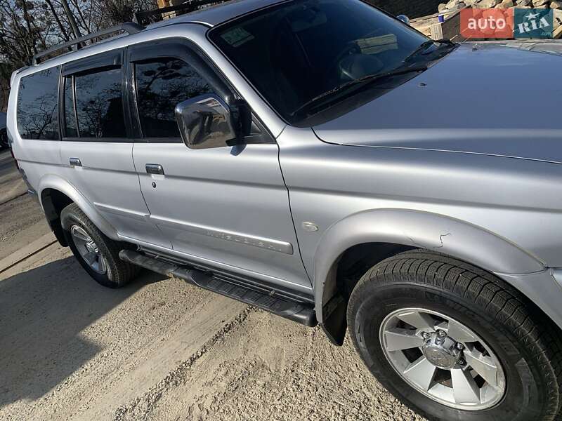 Внедорожник / Кроссовер Mitsubishi Pajero Sport 2008 в Черновцах