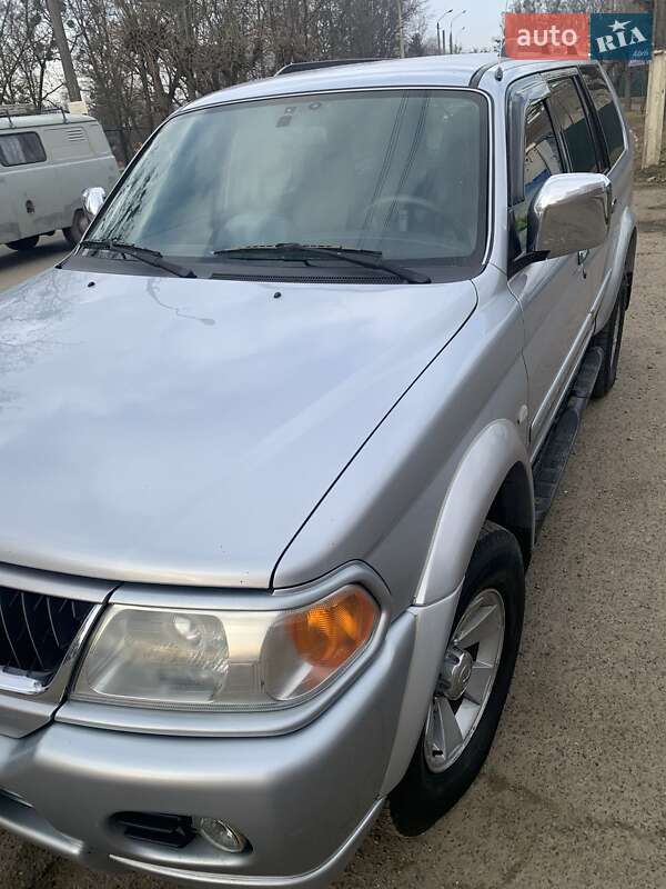 Внедорожник / Кроссовер Mitsubishi Pajero Sport 2008 в Черновцах