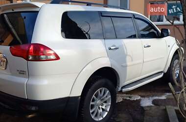 Внедорожник / Кроссовер Mitsubishi Pajero Sport 2014 в 