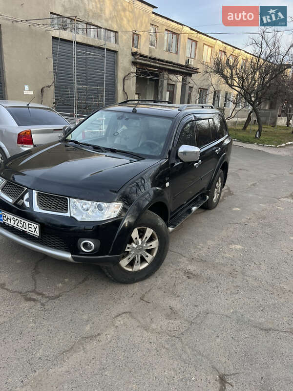 Внедорожник / Кроссовер Mitsubishi Pajero Sport 2010 в Одессе