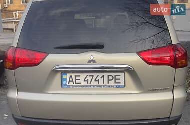 Внедорожник / Кроссовер Mitsubishi Pajero Sport 2012 в 