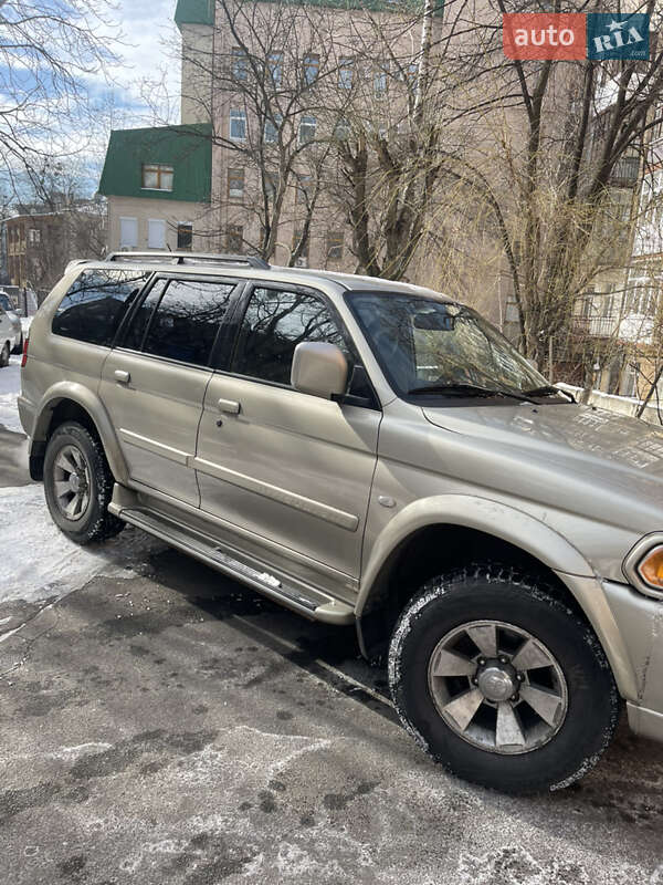 Позашляховик / Кросовер Mitsubishi Pajero Sport 2007 в Києві