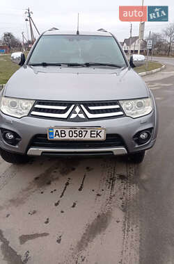 Позашляховик / Кросовер Mitsubishi Pajero Sport 2014 в 