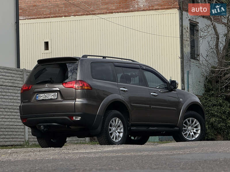 Mitsubishi Pajero Sport 2012