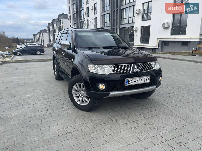 Mitsubishi Pajero Sport 2011