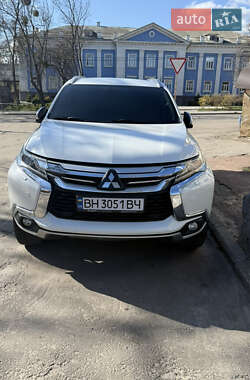 Внедорожник / Кроссовер Mitsubishi Pajero Sport 2016 в 