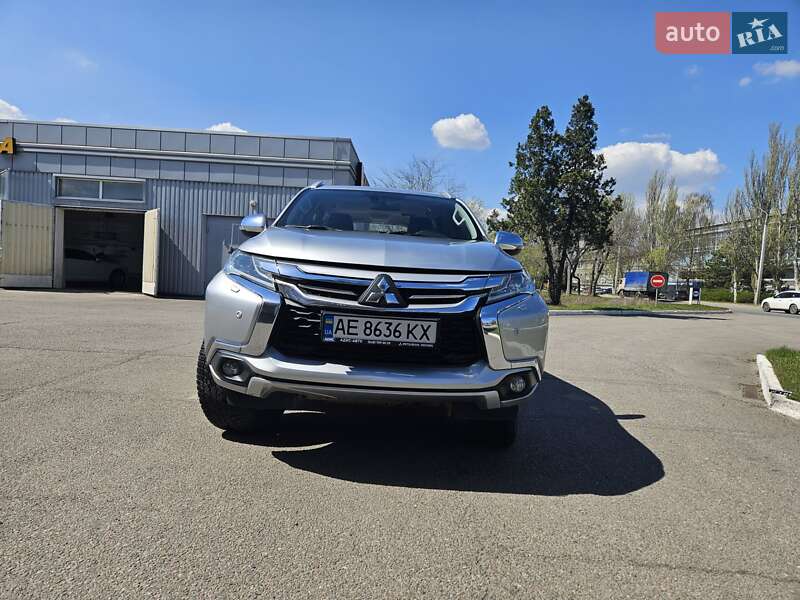Позашляховик / Кросовер Mitsubishi Pajero Sport 2016 в Дніпрі