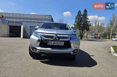 Внедорожник / Кроссовер Mitsubishi Pajero Sport 2016 в 