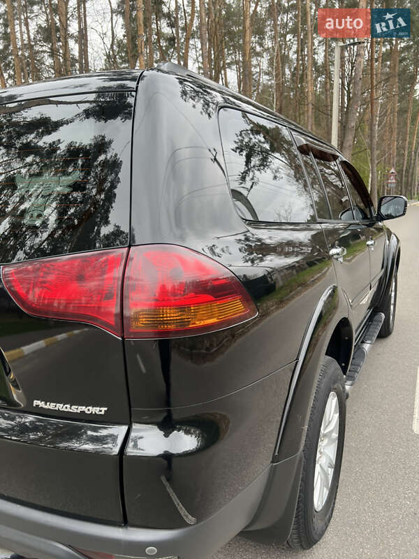 Позашляховик / Кросовер Mitsubishi Pajero Sport 2011 в Києві