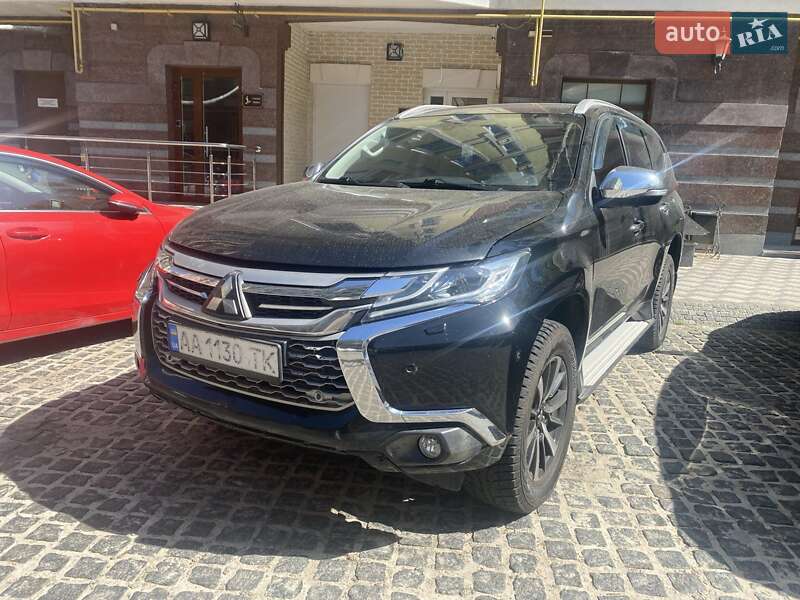 Внедорожник / Кроссовер Mitsubishi Pajero Sport 2016 в 