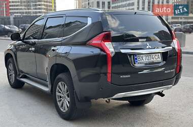 Внедорожник / Кроссовер Mitsubishi Pajero Sport 2017 в 