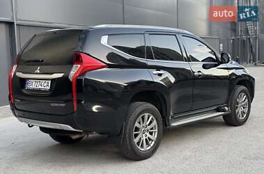 Внедорожник / Кроссовер Mitsubishi Pajero Sport 2017 в 