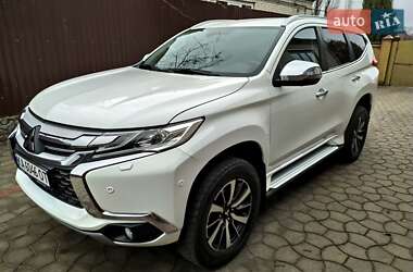 Внедорожник / Кроссовер Mitsubishi Pajero Sport 2016 в 