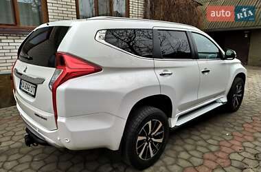 Внедорожник / Кроссовер Mitsubishi Pajero Sport 2016 в 