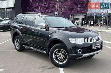 Внедорожник / Кроссовер Mitsubishi Pajero Sport 2011 в Киеве
