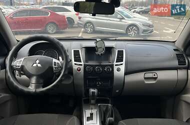 Внедорожник / Кроссовер Mitsubishi Pajero Sport 2011 в 