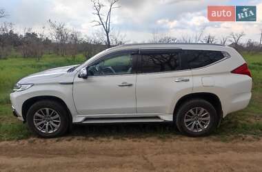 Внедорожник / Кроссовер Mitsubishi Pajero Sport 2017 в Николаеве
