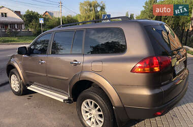 Внедорожник / Кроссовер Mitsubishi Pajero Sport 2013 в 