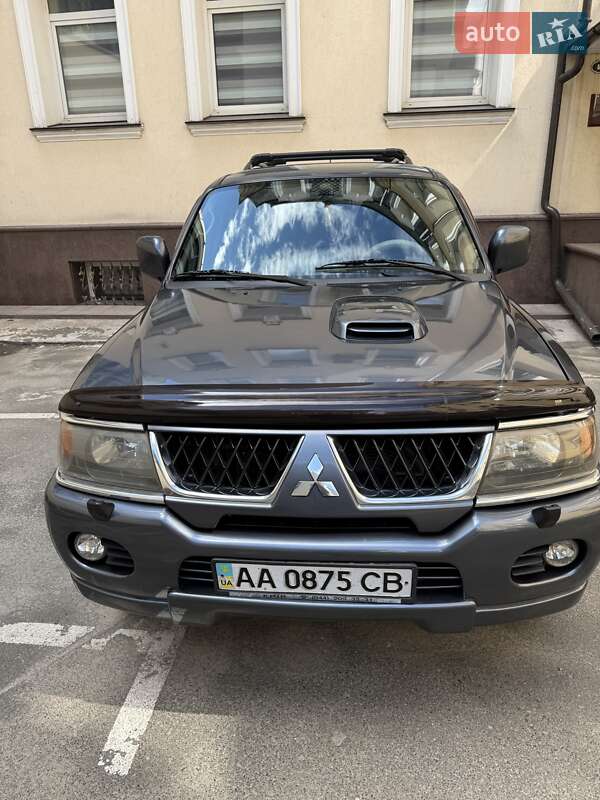 Позашляховик / Кросовер Mitsubishi Pajero Sport 2006 в 