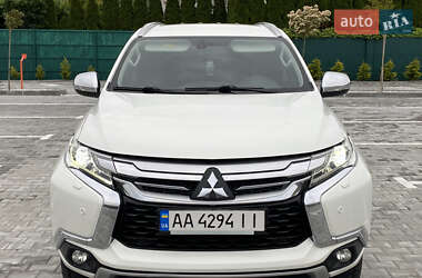 Позашляховик / Кросовер Mitsubishi Pajero Sport 2016 в 