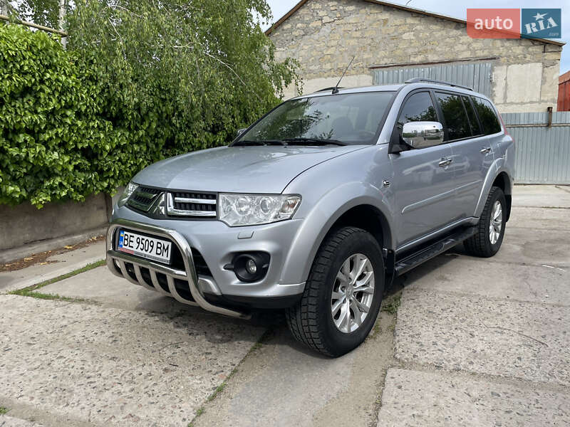 Mitsubishi Pajero Sport 2015