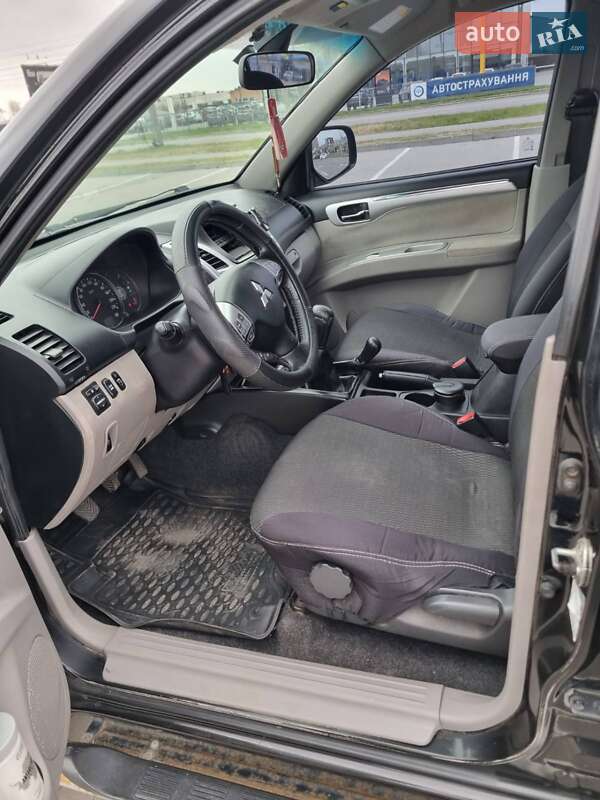 Позашляховик / Кросовер Mitsubishi Pajero Sport 2013 в Білій Церкві