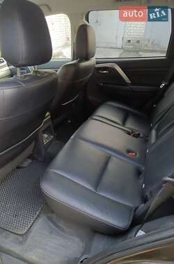 Внедорожник / Кроссовер Mitsubishi Pajero Sport 2021 в 