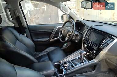 Внедорожник / Кроссовер Mitsubishi Pajero Sport 2021 в 