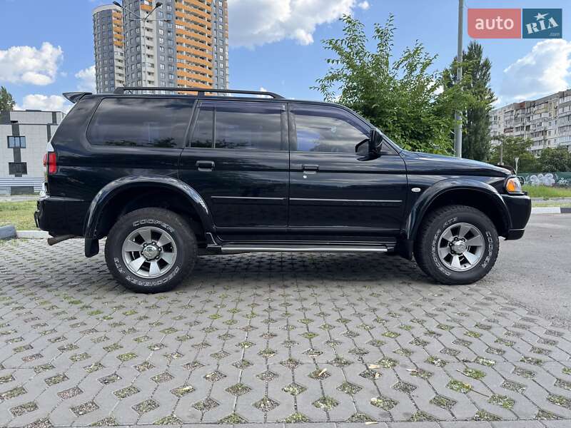 Позашляховик / Кросовер Mitsubishi Pajero Sport 2008 в 