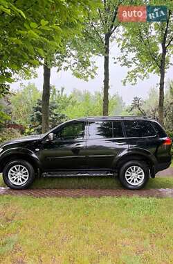 Внедорожник / Кроссовер Mitsubishi Pajero Sport 2011 в Киеве