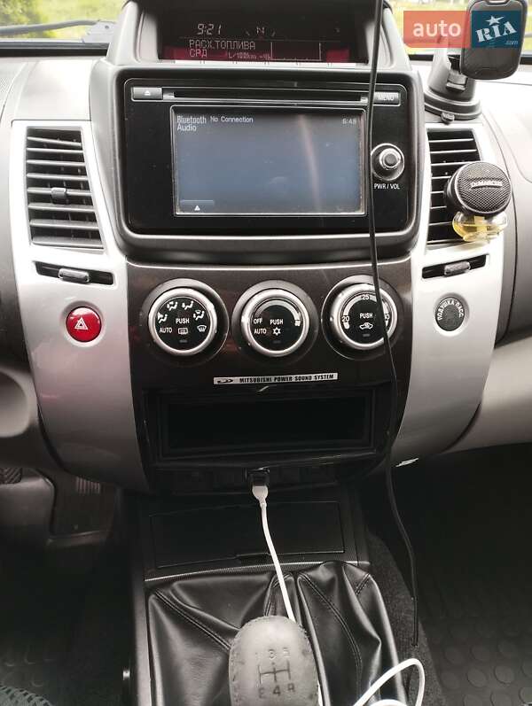 Внедорожник / Кроссовер Mitsubishi Pajero Sport 2014 в Ровно