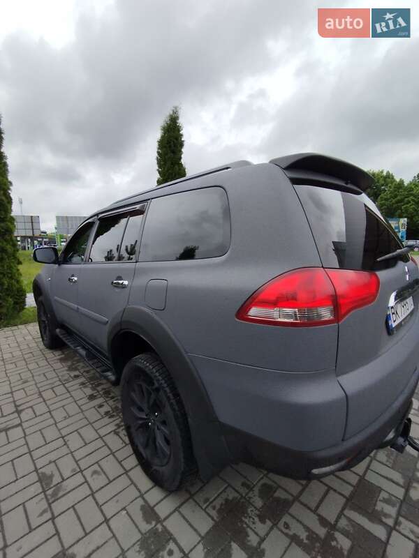 Внедорожник / Кроссовер Mitsubishi Pajero Sport 2014 в Ровно