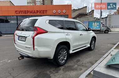 Внедорожник / Кроссовер Mitsubishi Pajero Sport 2016 в 