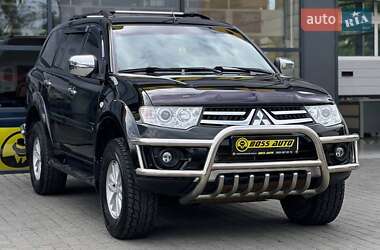 Внедорожник / Кроссовер Mitsubishi Pajero Sport 2013 в 