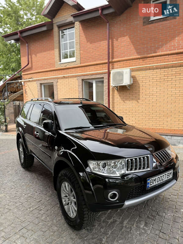 Внедорожник / Кроссовер Mitsubishi Pajero Sport 2010 в Сумах