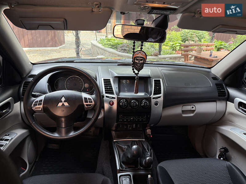 Внедорожник / Кроссовер Mitsubishi Pajero Sport 2010 в Сумах