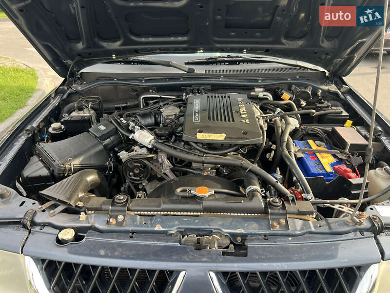 Внедорожник / Кроссовер Mitsubishi Pajero Sport 2006 в Виннице