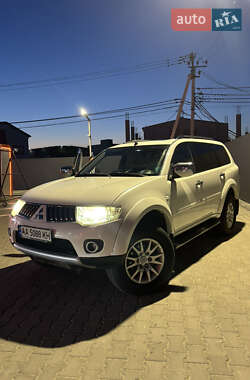 Внедорожник / Кроссовер Mitsubishi Pajero Sport 2012 в Киеве