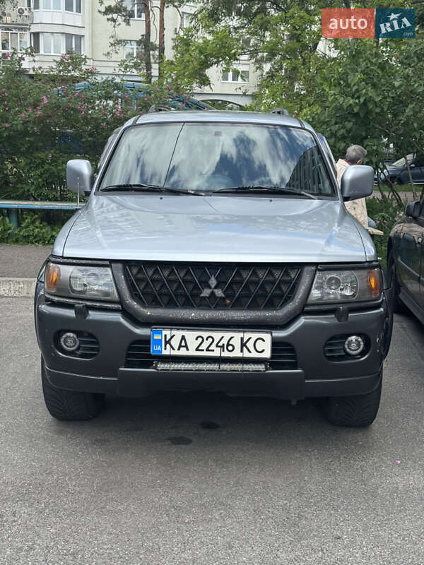 Внедорожник / Кроссовер Mitsubishi Pajero Sport 2003 в Киеве