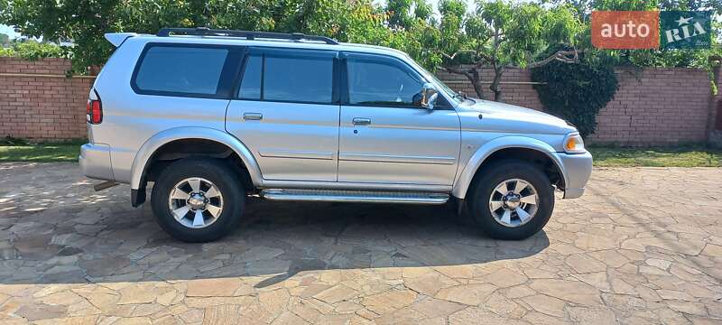 Внедорожник / Кроссовер Mitsubishi Pajero Sport 2007 в 