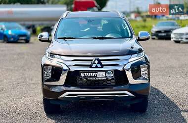 Внедорожник / Кроссовер Mitsubishi Pajero Sport 2021 в 
