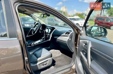 Внедорожник / Кроссовер Mitsubishi Pajero Sport 2021 в 