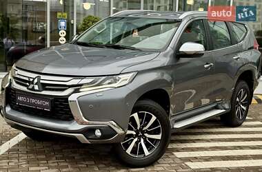 Внедорожник / Кроссовер Mitsubishi Pajero Sport 2017 в Чернигове
